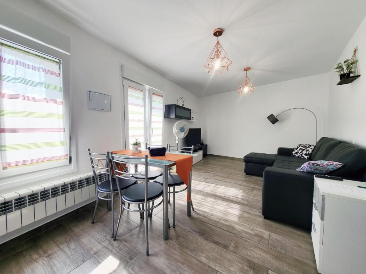 Apartamento Del Puente Autol Bagian luar foto